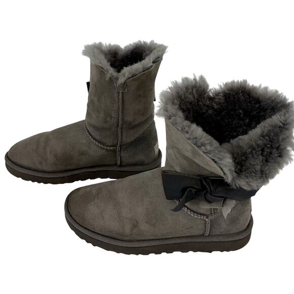 UGG Women's Daelynn Boots Size 8 Charcoal Gray Classic Short Sheepskin Lined Bow - Picture 4 of 11